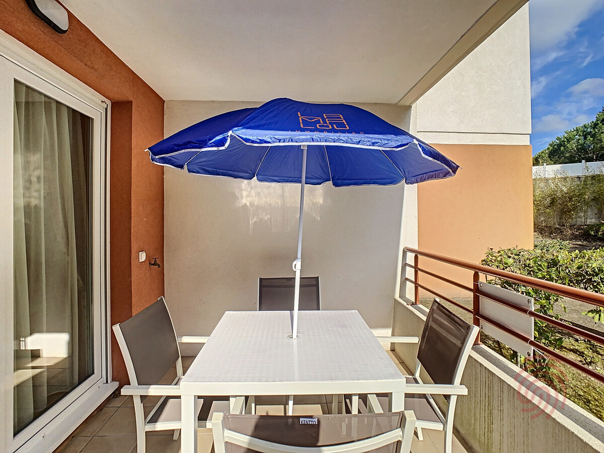F2 climatisé avec terrasse à 500m du centre thermal - Photo 12