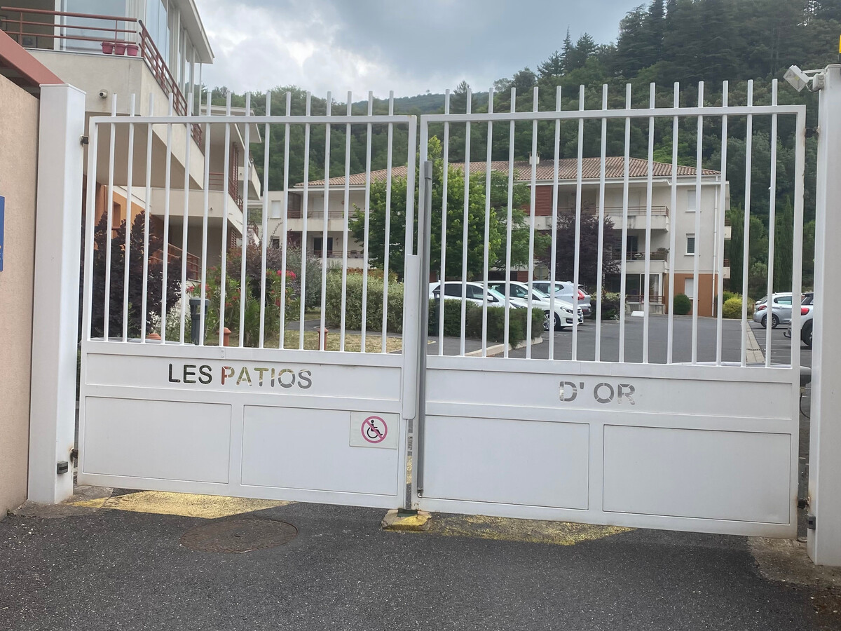 F2 climatisé avec terrasse à 500m du centre thermal - Photo 21