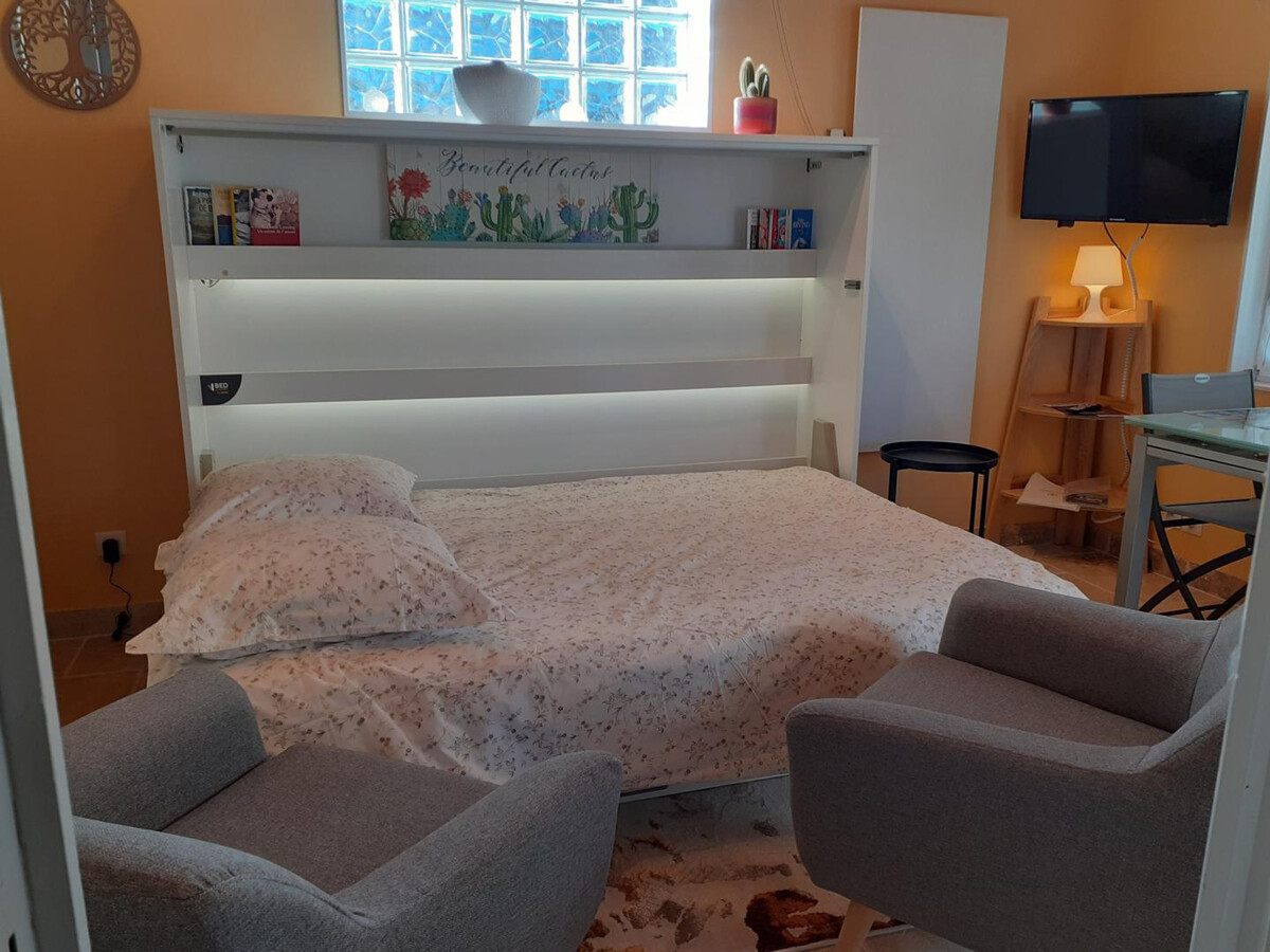 Studio rénové à Vendat avec piscine et jardin privatif - Photo 2