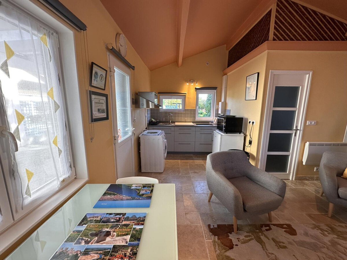 Studio rénové à Vendat avec piscine et jardin privatif - Photo 3
