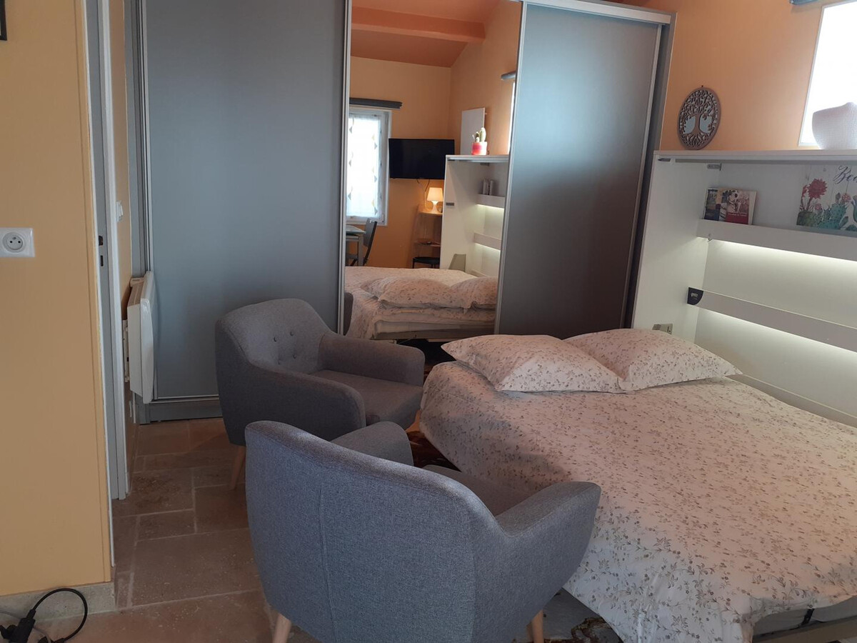 Studio rénové à Vendat avec piscine et jardin privatif - Photo 8
