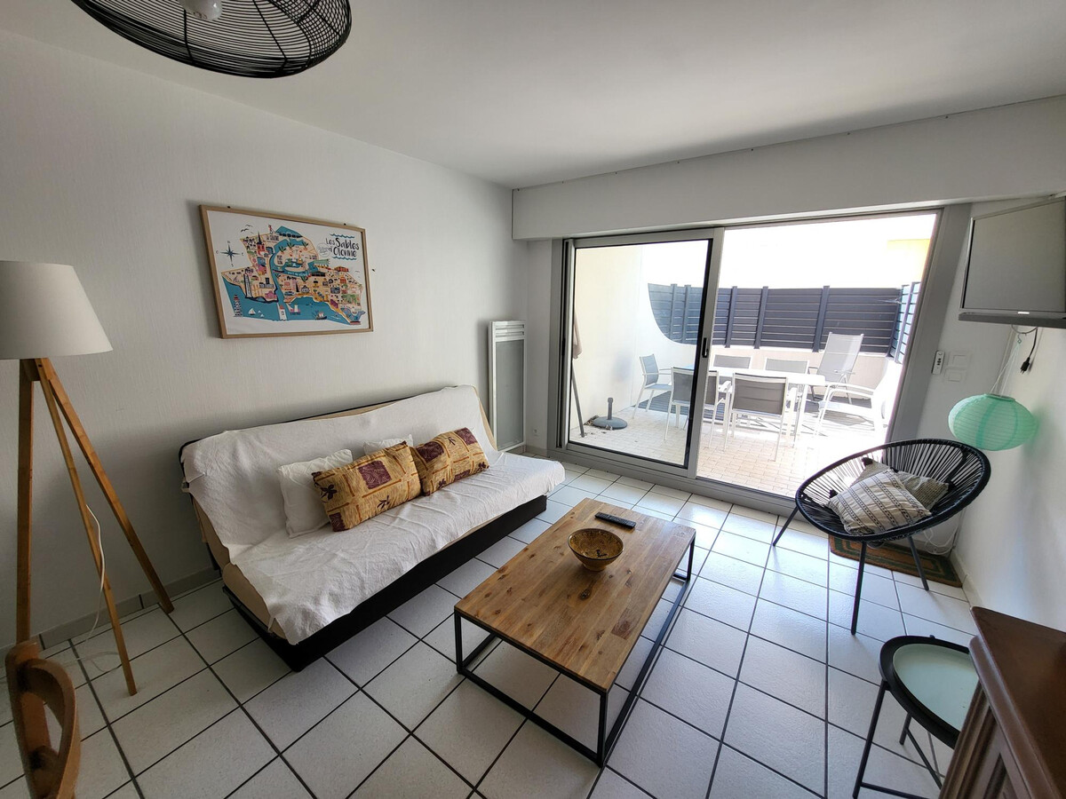 T2 rénové avec terrasse, 200m de la plage - Photo 6