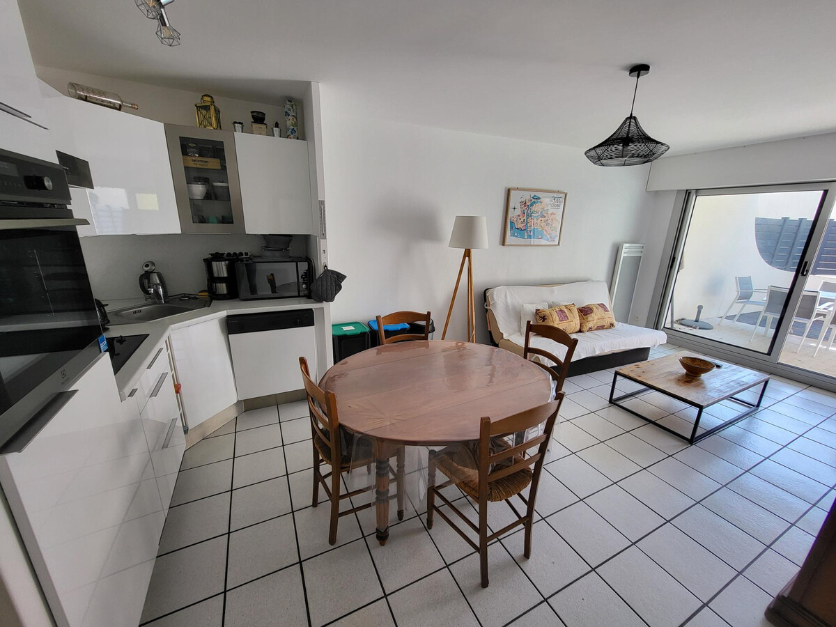 T2 rénové avec terrasse, 200m de la plage - Photo 8