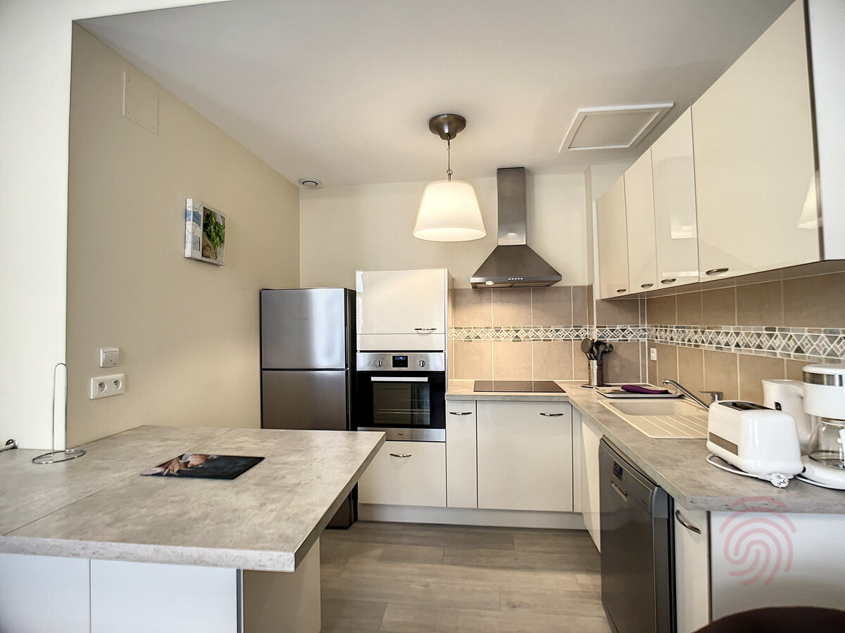 F3 78m² à 50m des Thermes et centre-ville - Photo 4