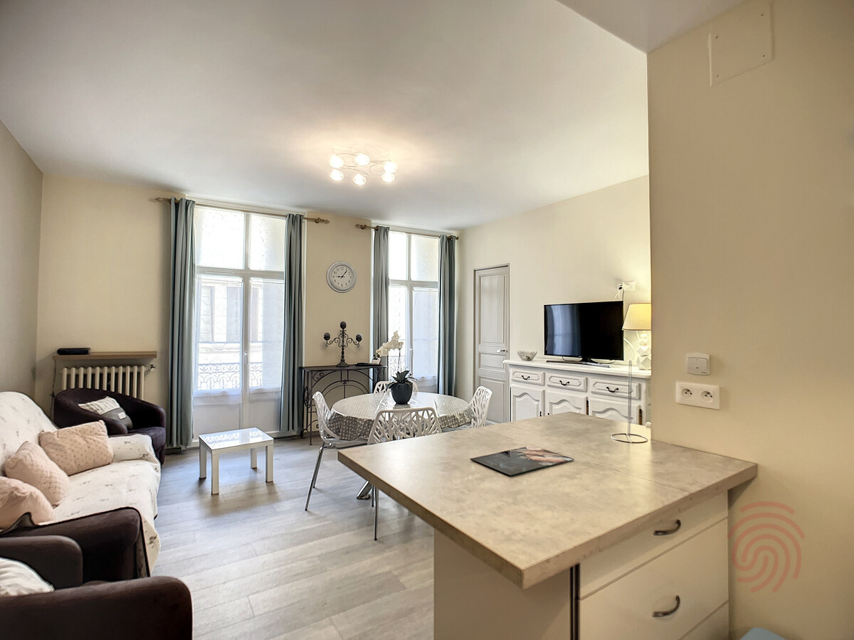 F3 78m² à 50m des Thermes et centre-ville - Photo 6