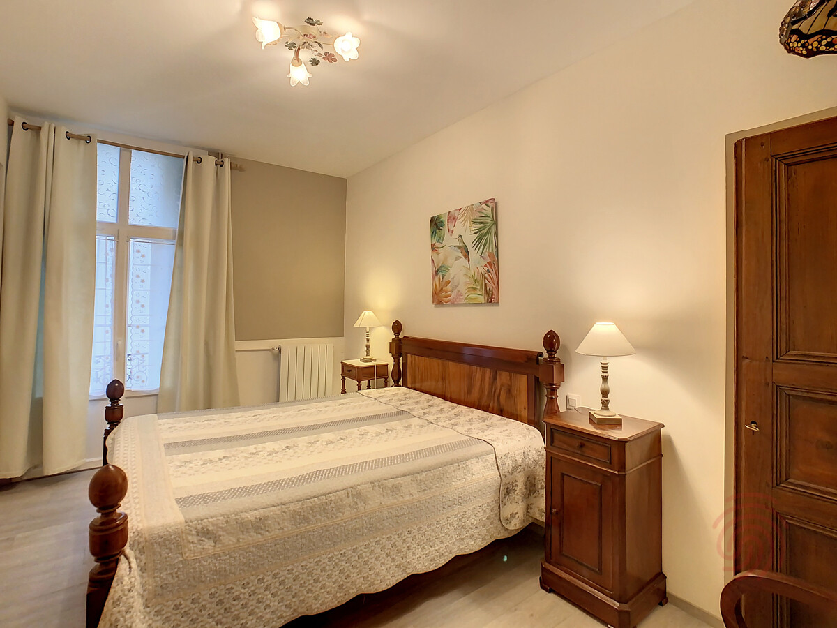 F3 78m² à 50m des Thermes et centre-ville - Photo 8