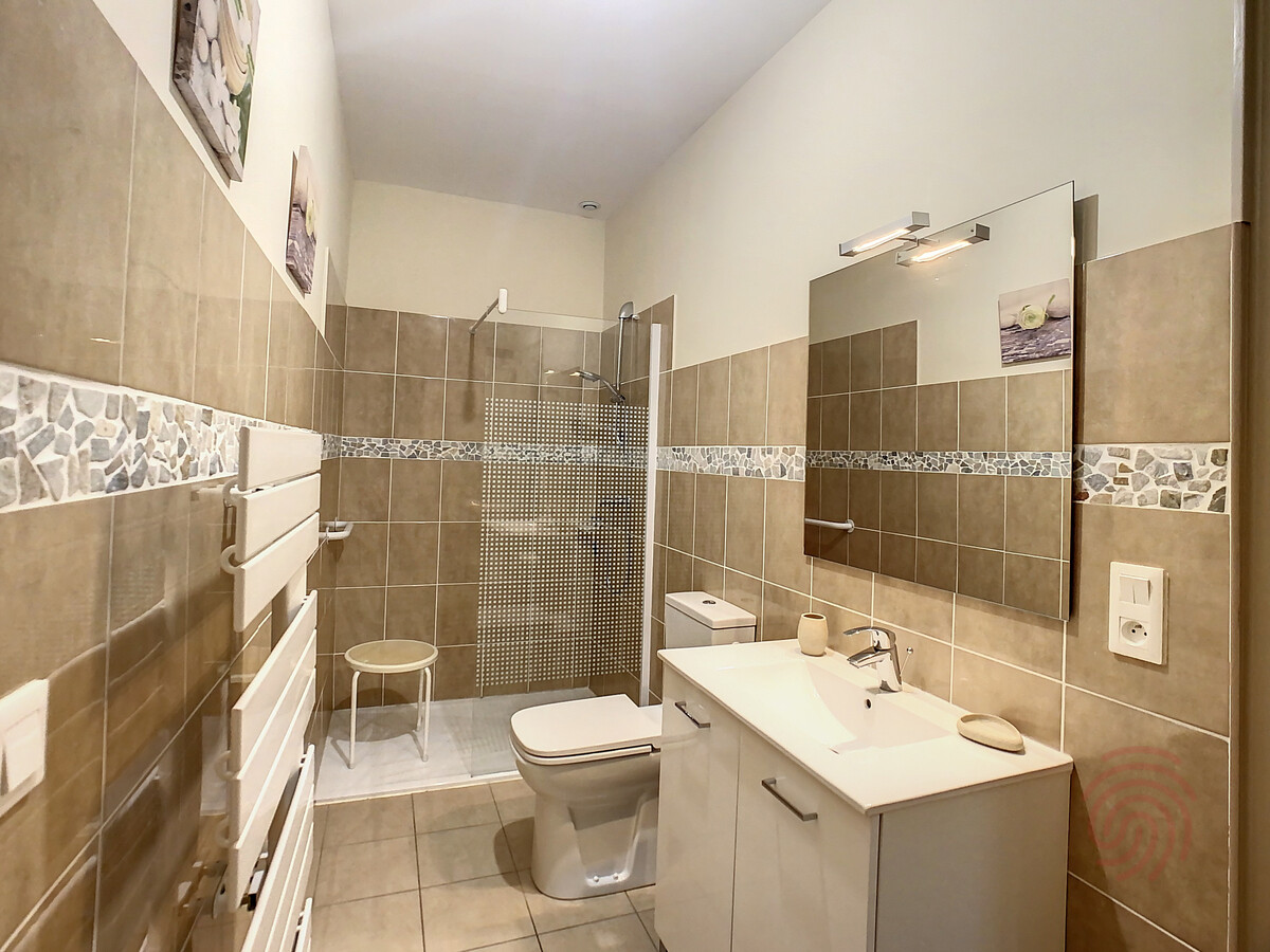 F3 78m² à 50m des Thermes et centre-ville - Photo 12