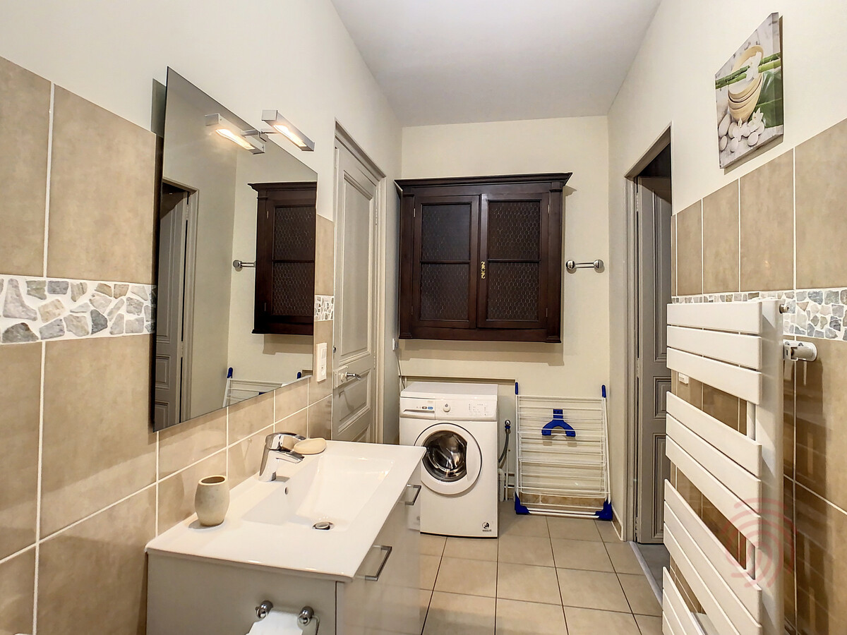 F3 78m² à 50m des Thermes et centre-ville - Photo 13