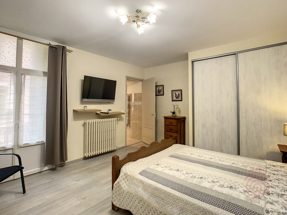 F3 78m² à 50m des Thermes et centre-ville - Photo 19