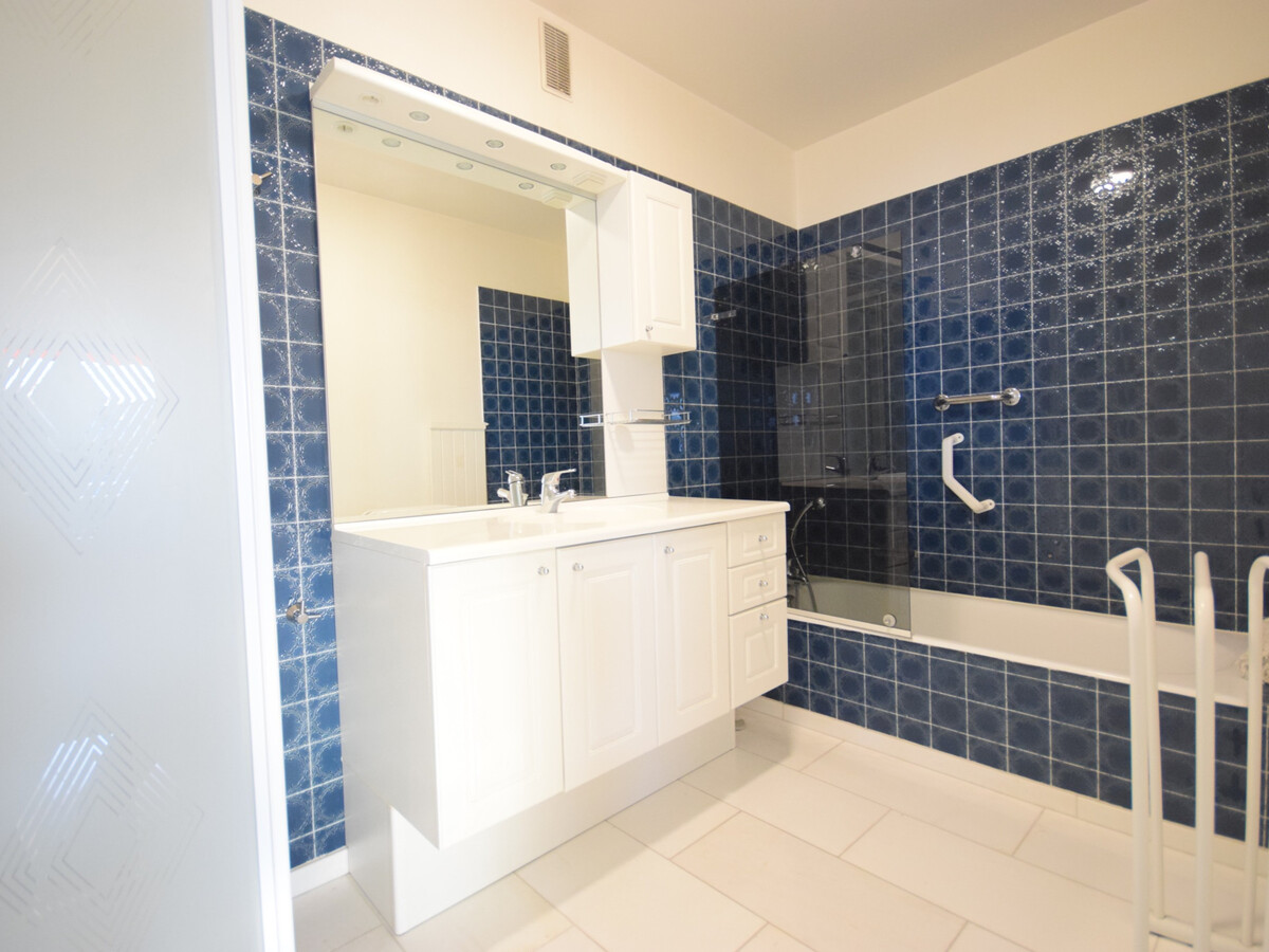 Appartement 55 m² vue lac, balcon à Évian-les-Bains - Photo 11