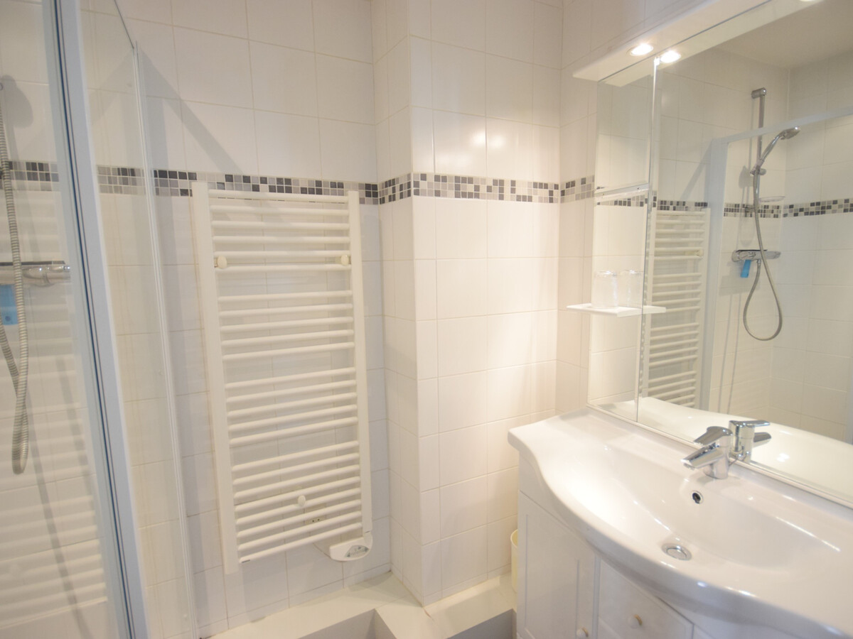 Appartement 60 m² en forteresse, balcon lac, parking - Photo 5