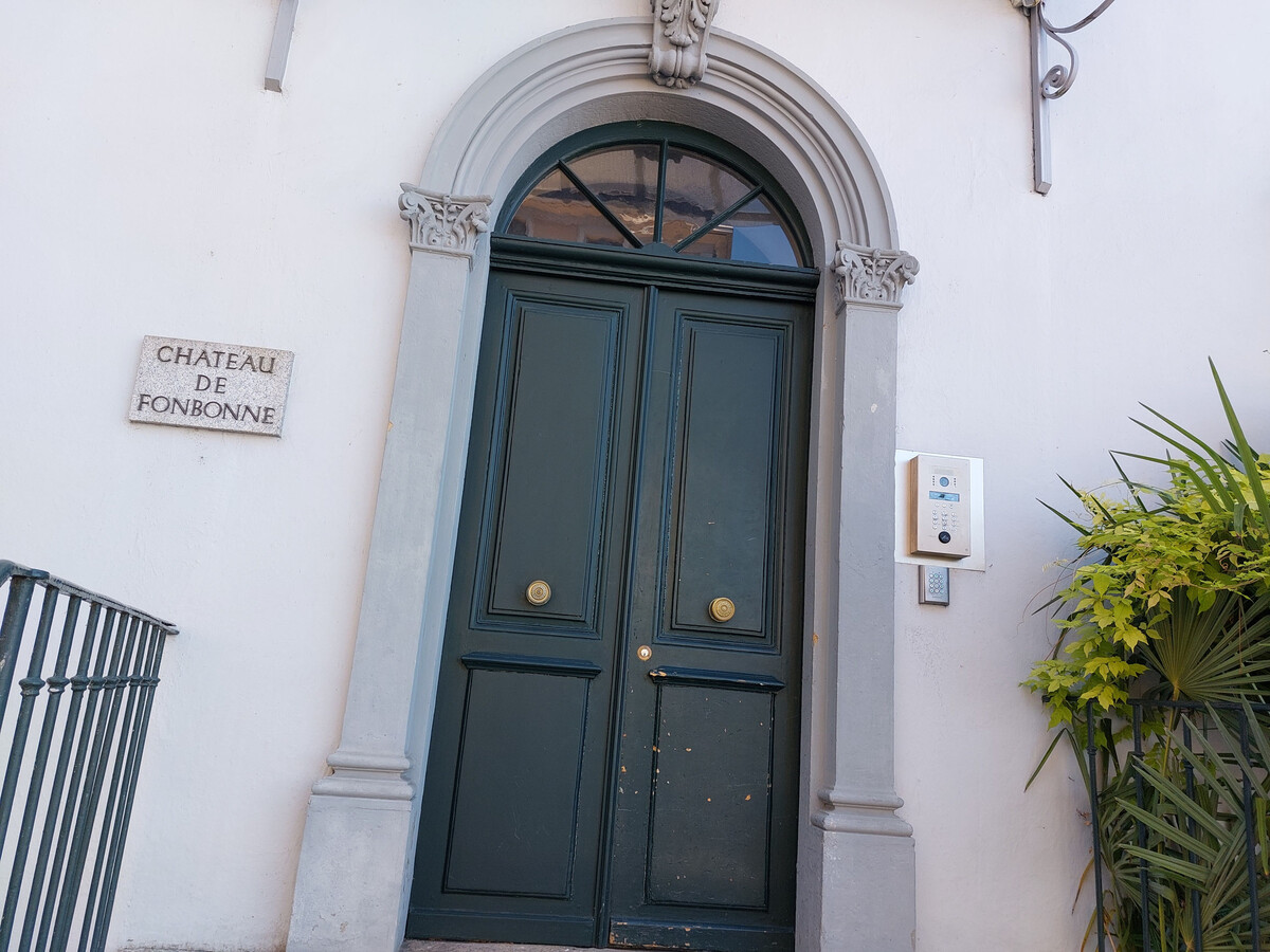 Appartement 60 m² en forteresse, balcon lac, parking - Photo 9