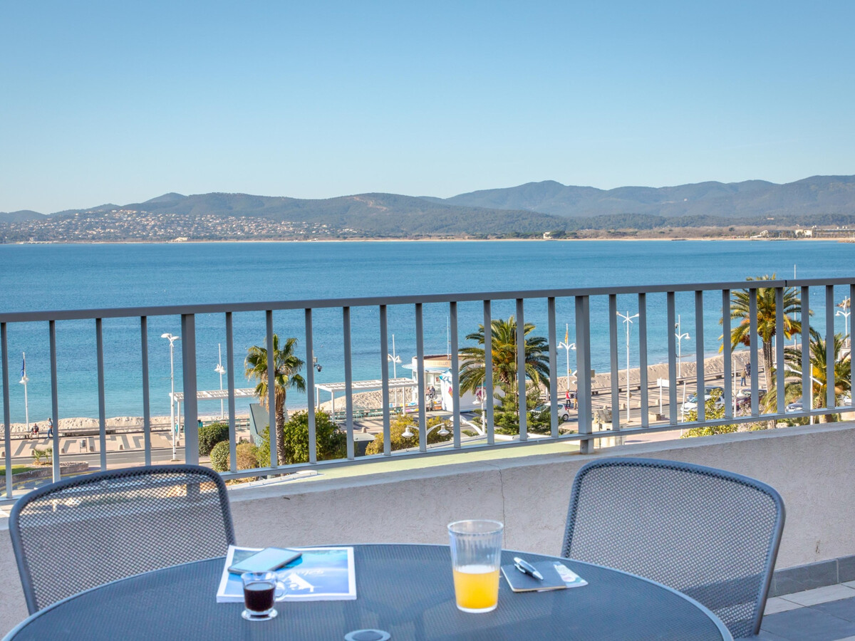 Appartement climatisé vue mer à Saint-Raphaël, 50m plage - Photo 1