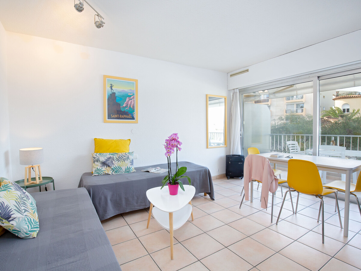 Studio climatisé vue mer, 50 m plage à Saint-Raphaël - Photo 2