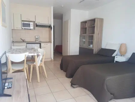 Location appartement à Saint Raphaël, Studio climatisé proche plage et commerces avec WiFi