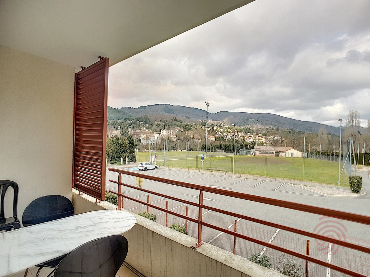 F2 climatisé avec terrasse et parking à Lamalou-les-Bains - Photo 10