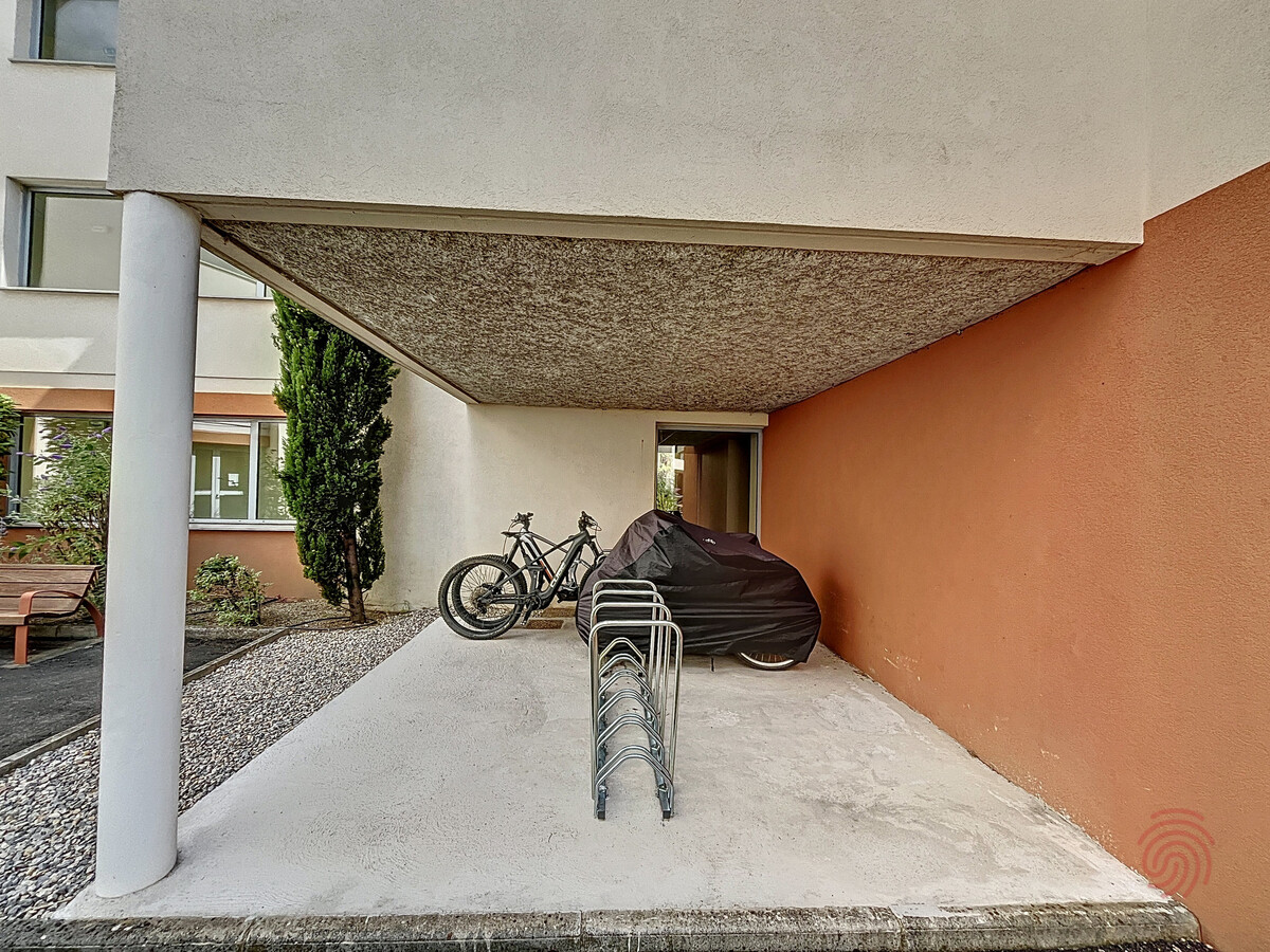 F2 climatisé avec terrasse et parking à Lamalou-les-Bains - Photo 15