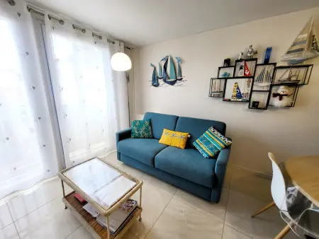 Location appartement à Les Sables d'Olonne, Appartement Moderne au Centre-Ville, 150m Plage, WiFi, Confort Idéal pour Familles