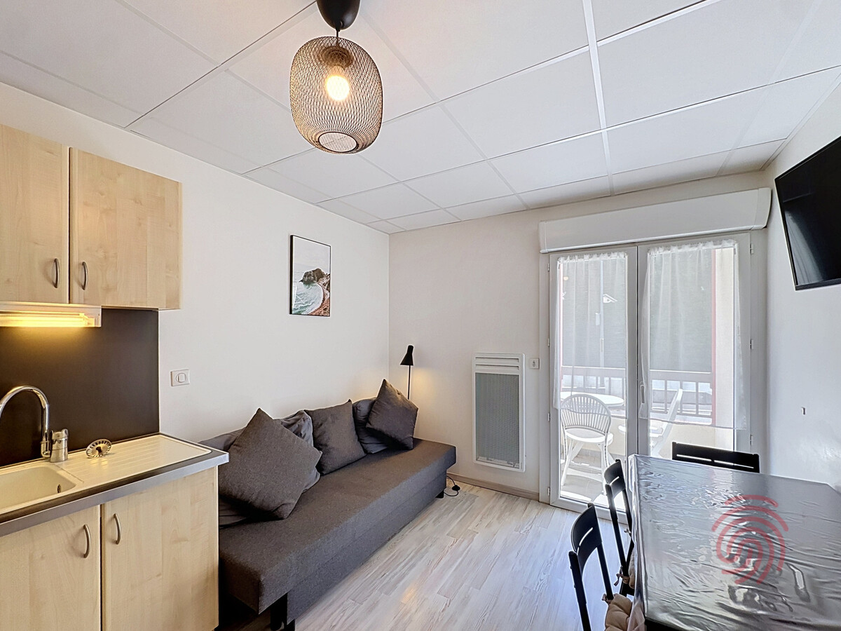 F2 34 m² avec 2 balcons à 650 m des Thermes - Photo 2