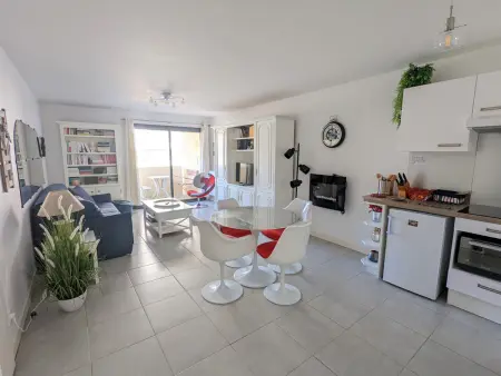 Location appartement à Arcachon, Arcachon centre ville - Charmant T2 avec balcon, parking sécurisé, proche gare, commerces et plage