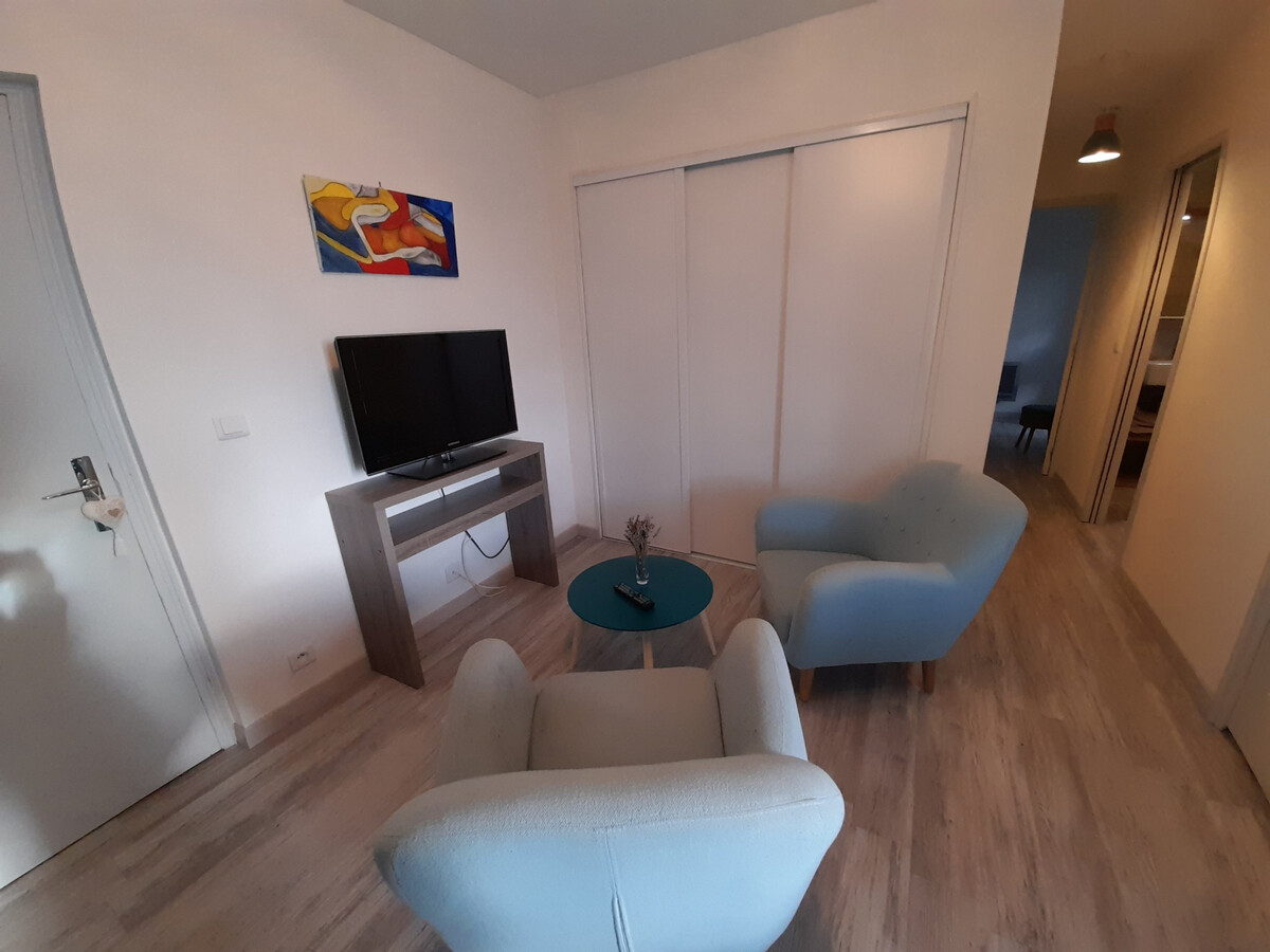 Appartement 2 chambres à 50m du centre-ville - Photo 4