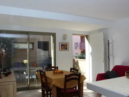 Duplex climatisé avec terrasse face à la plage, Collioure : photo 5