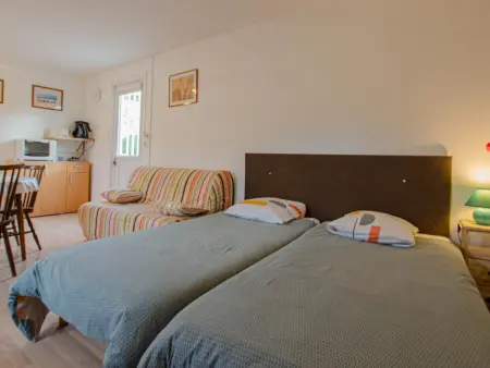 Studio chalet avec vélos et terrain à Bouy-Luxembourg : photo 2