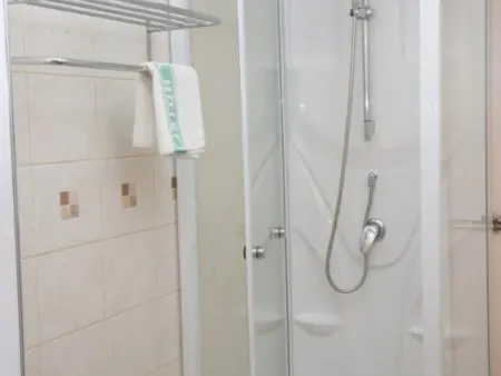 Studio chalet avec vélos et terrain à Bouy-Luxembourg : photo 13
