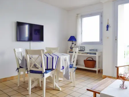 Appartement 2 étoiles, 2 balcons, 350m plage : photo 3