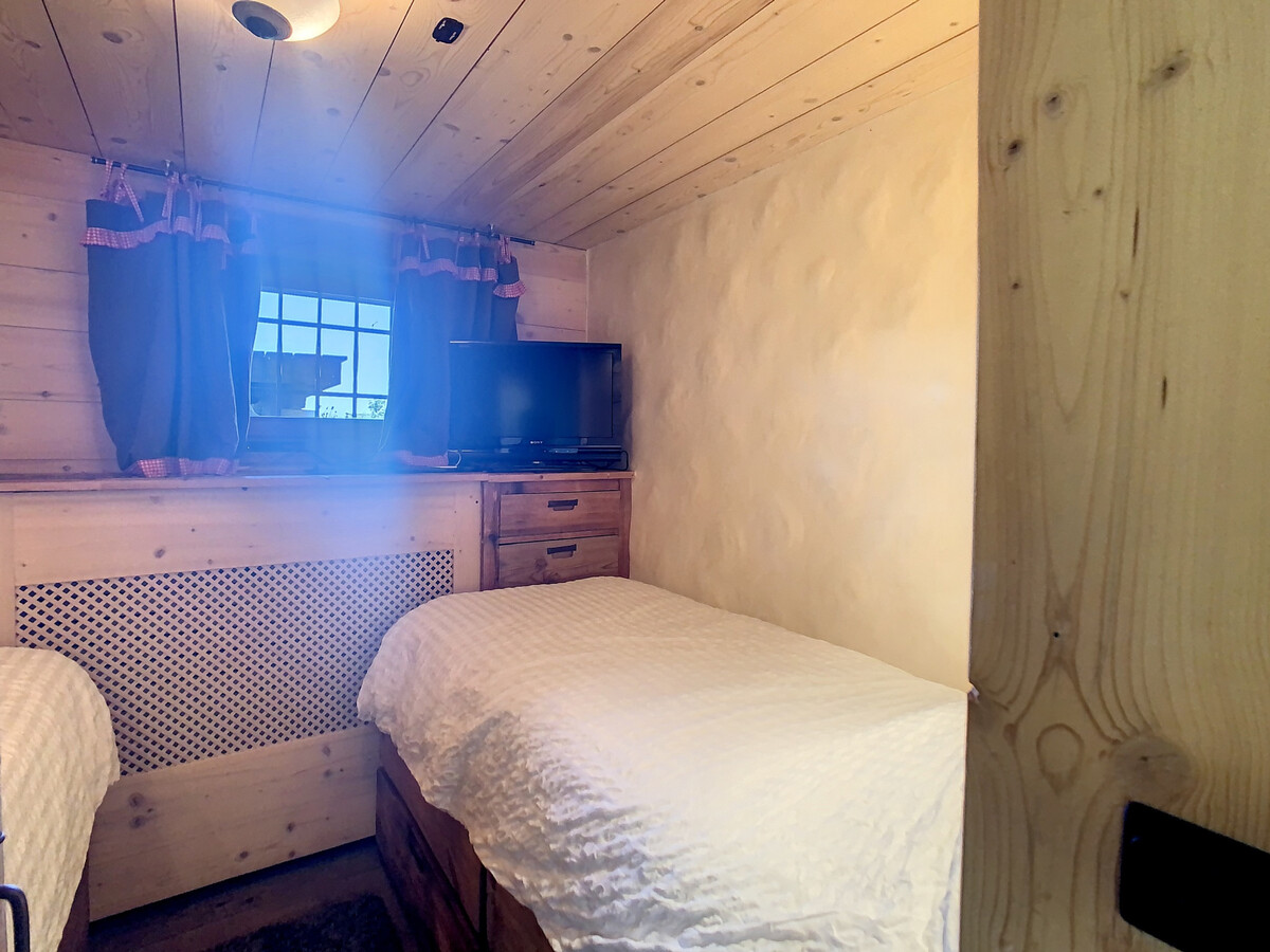 Chalet 6 pièces Combloux, vue Mont-Blanc et parking - Photo 13