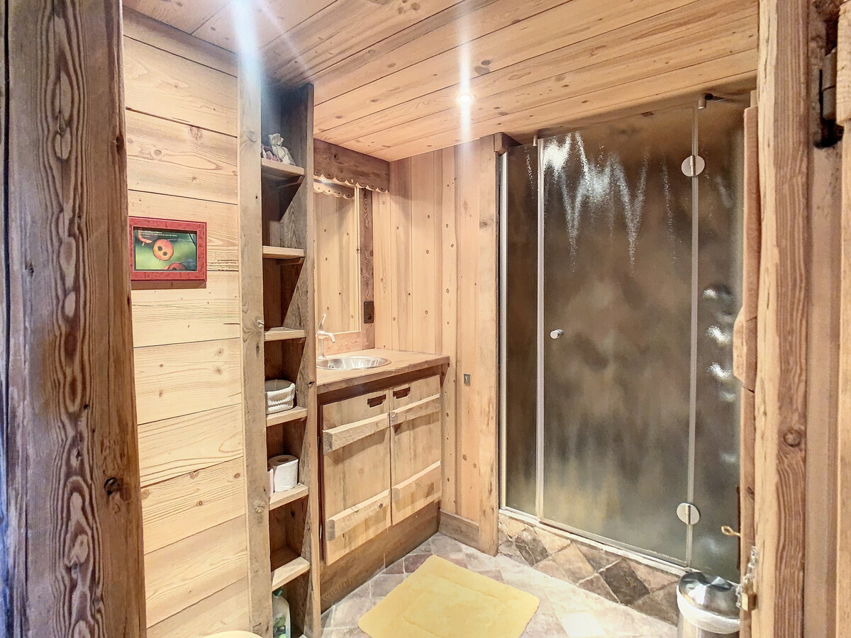 Chalet 6 pièces Combloux, vue Mont-Blanc et parking - Photo 15