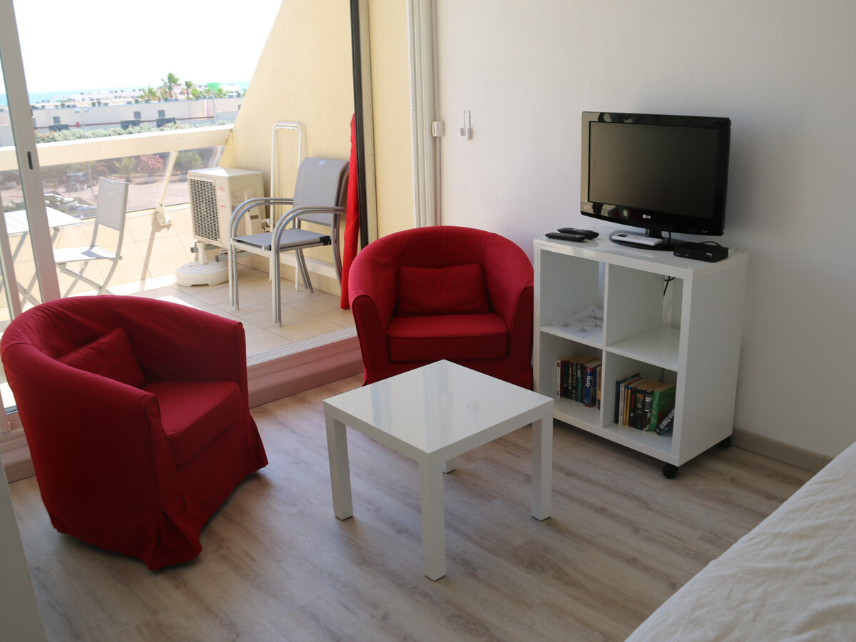 Studio climatisé 3e étage avec terrasse et parking à Cap d'Agde - Photo 9