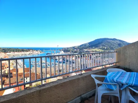 Studio cabine 4 pers. avec terrasse vue port à Port-Vendres : photo 14