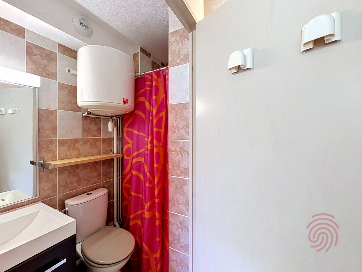 T1 17m² avec vue sur ruisseau à Lamalou-les-Bains - Photo 11