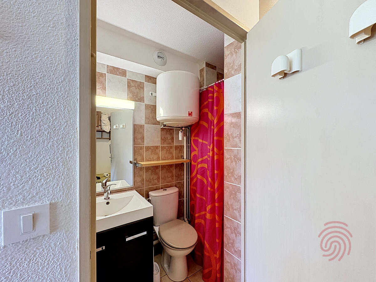 T1 17m² avec vue sur ruisseau à Lamalou-les-Bains - Photo 12