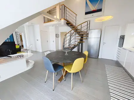 Duplex de standing en centre-ville avec parking, proche port et plage - Photo 4