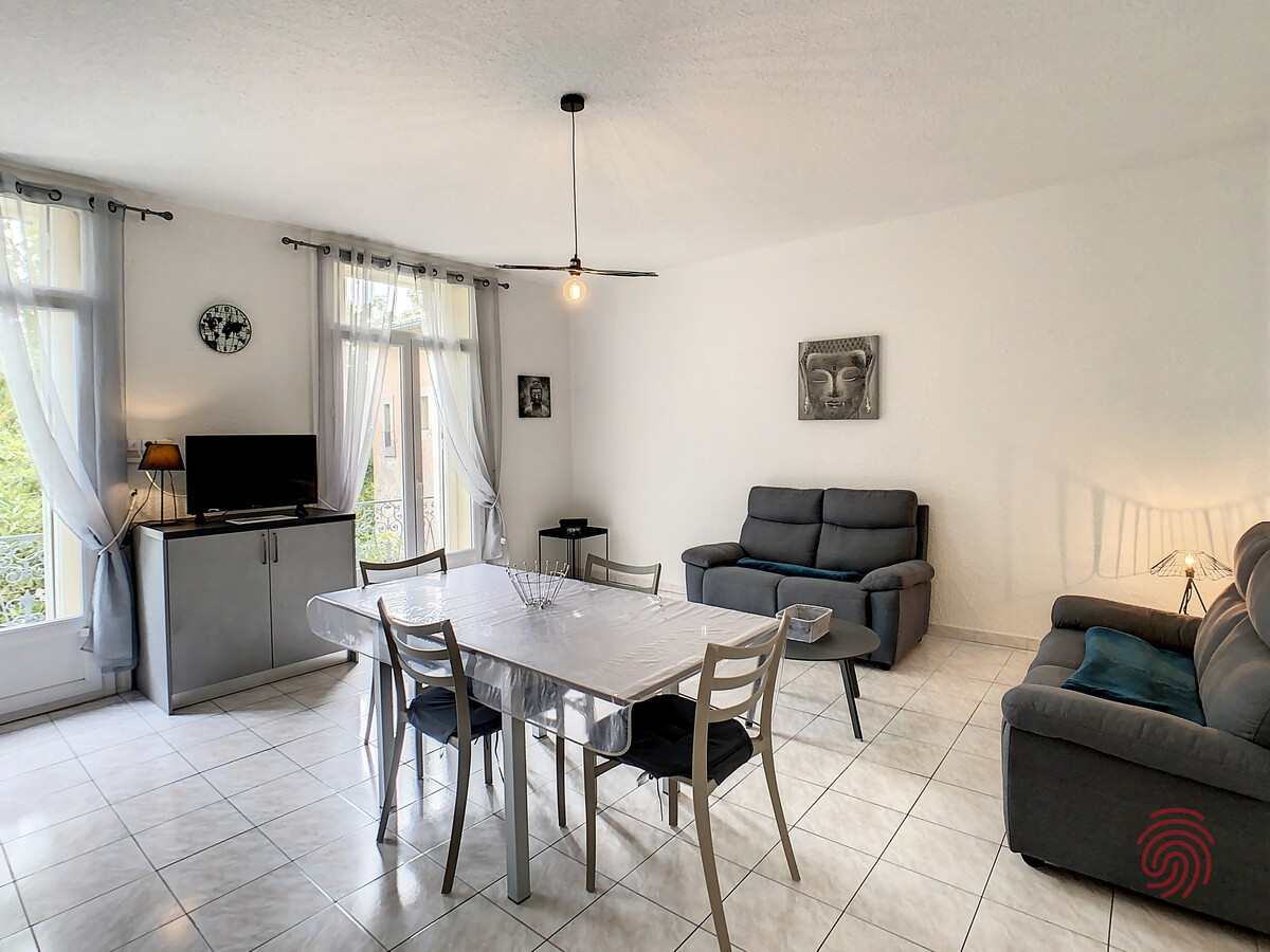 F3 78 m² à 50m des Thermes et centre-ville - Photo 3