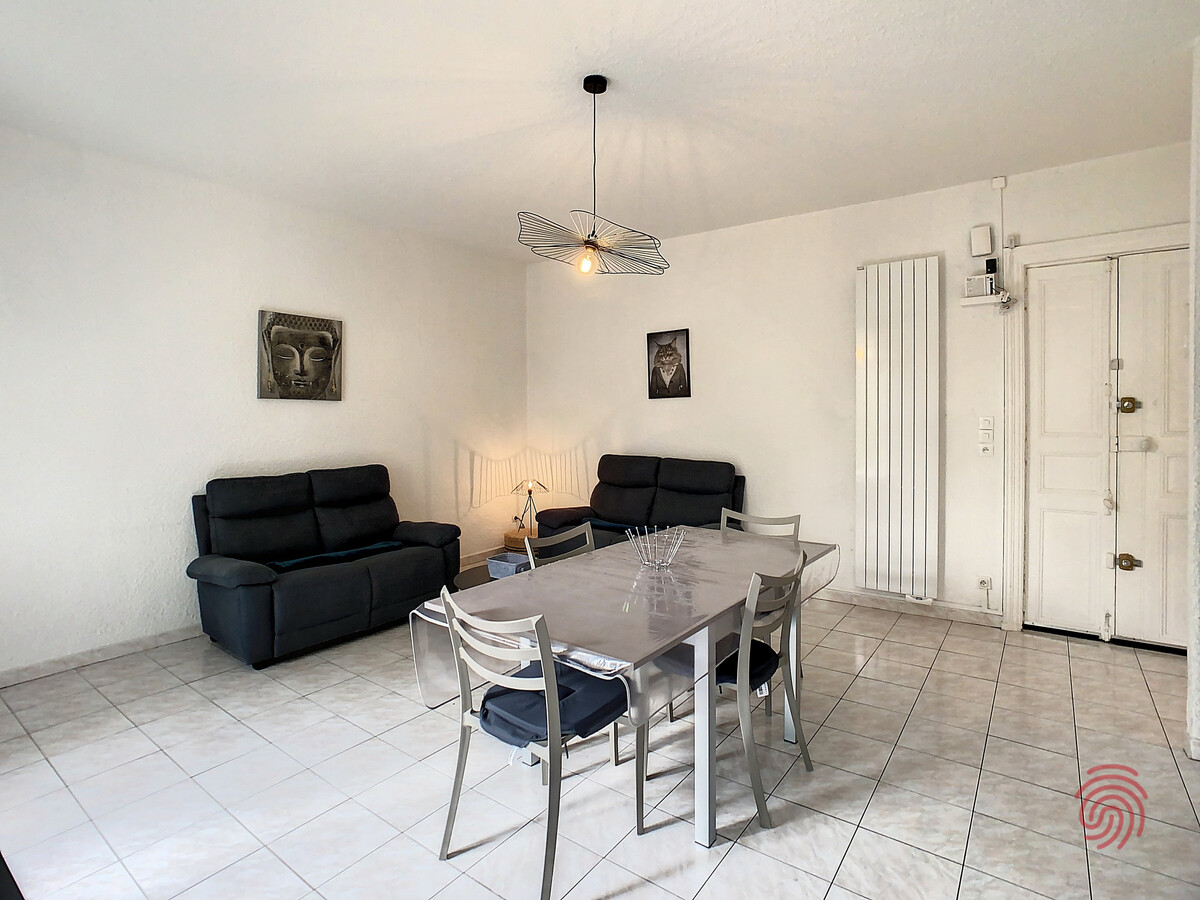 F3 78 m² à 50m des Thermes et centre-ville - Photo 4