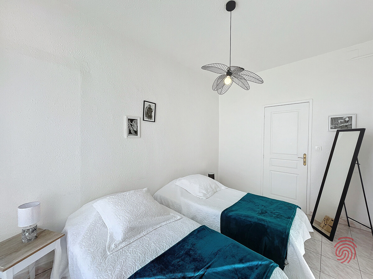 F3 78 m² à 50m des Thermes et centre-ville - Photo 9