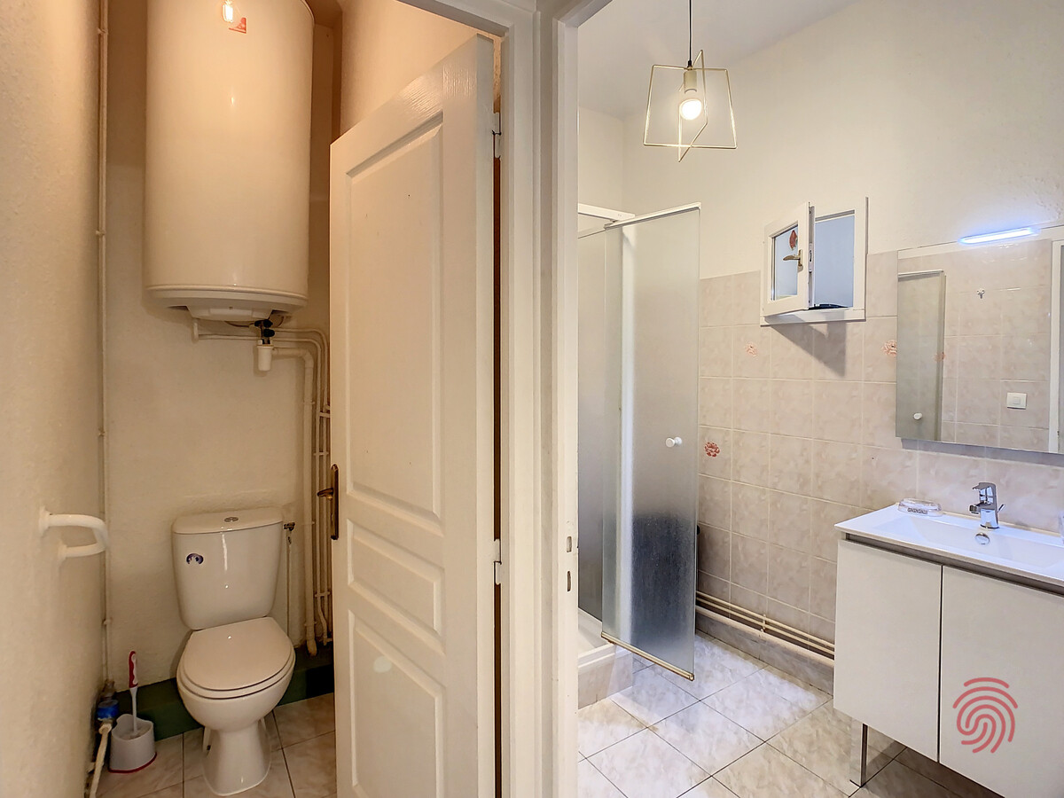 F3 78 m² à 50m des Thermes et centre-ville - Photo 14