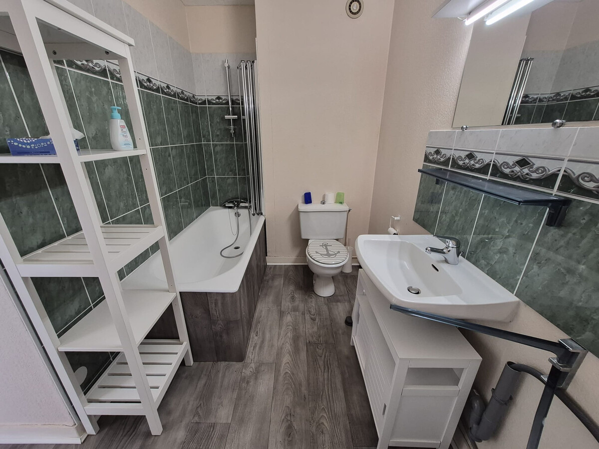 T2 rénové vue mer, balcon 10m², parking - Saint-Brevin - Photo 9