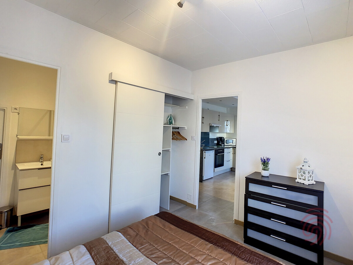 F2 30m² à 50m du centre-ville de Lamalou-les-Bains - Photo 9
