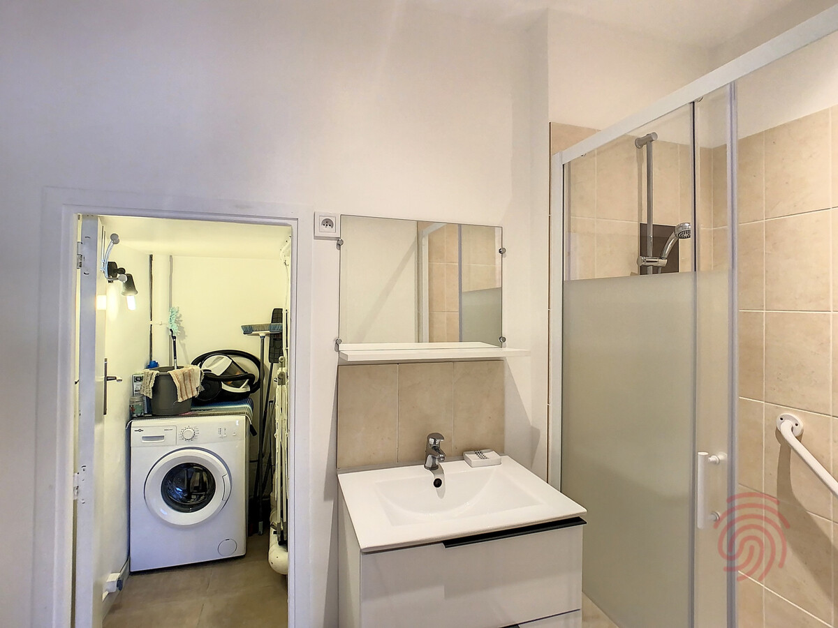 F2 30m² à 50m du centre-ville de Lamalou-les-Bains - Photo 11