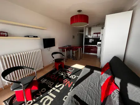 Studio face mer avec balcon, proche commerces et plage - Photo 3