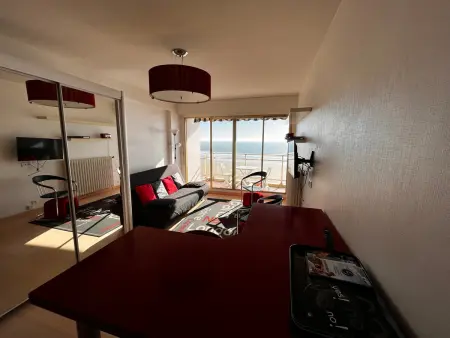Studio face mer avec balcon, proche commerces et plage - Photo 8