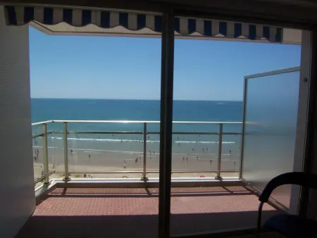 Studio face mer avec balcon, proche commerces et plage - Photo 14