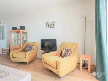 Appartement 66m² rénové, 1 chambre, vue mer, 4ème étage, fibre, 3 étoiles - Photo 4