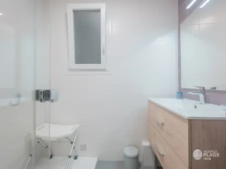 Appartement 66m² rénové, 1 chambre, vue mer, 4ème étage, fibre, 3 étoiles - Photo 23