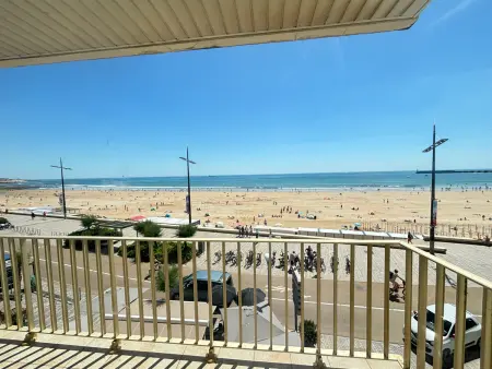 Location appartement à Les Sables d'Olonne, Appartement 4 pièces avec balcon face mer, proche plage et commerces, idéal famillies