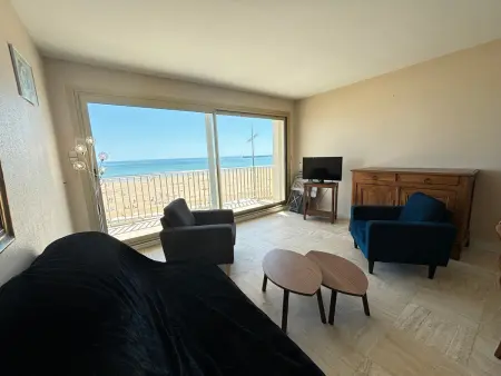 Appartement 4 pièces avec balcon face mer, proche plage et commerces, idéal famillies - Photo 5